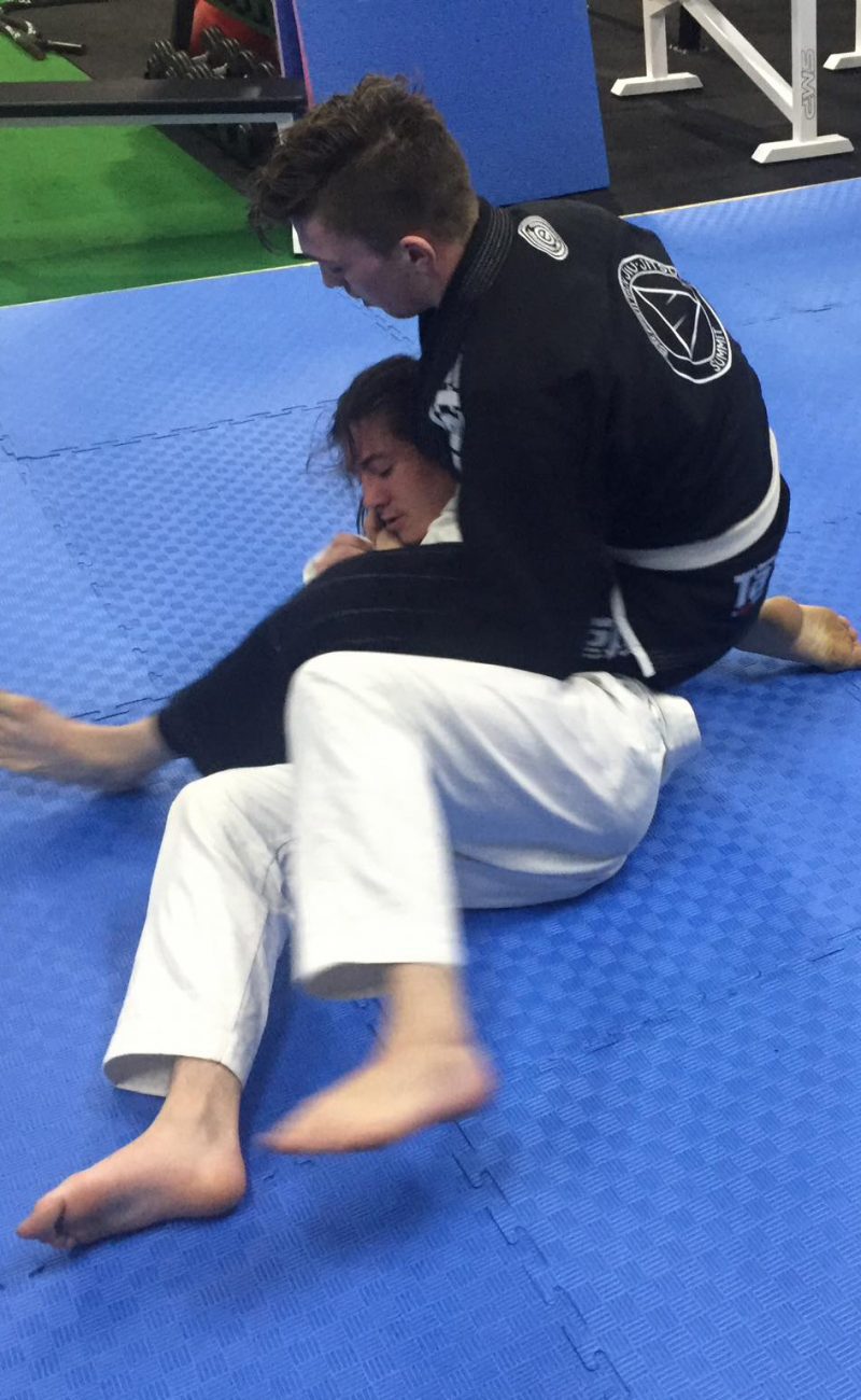 Summit jiu jitsu rolling